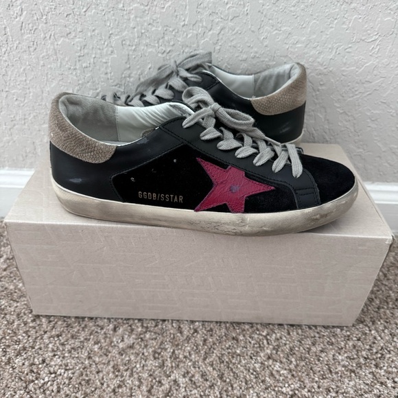 Golden Goose Super-Star Black & Red Star Low-Top Sneaker (Unisex) - Picture 3 of 8